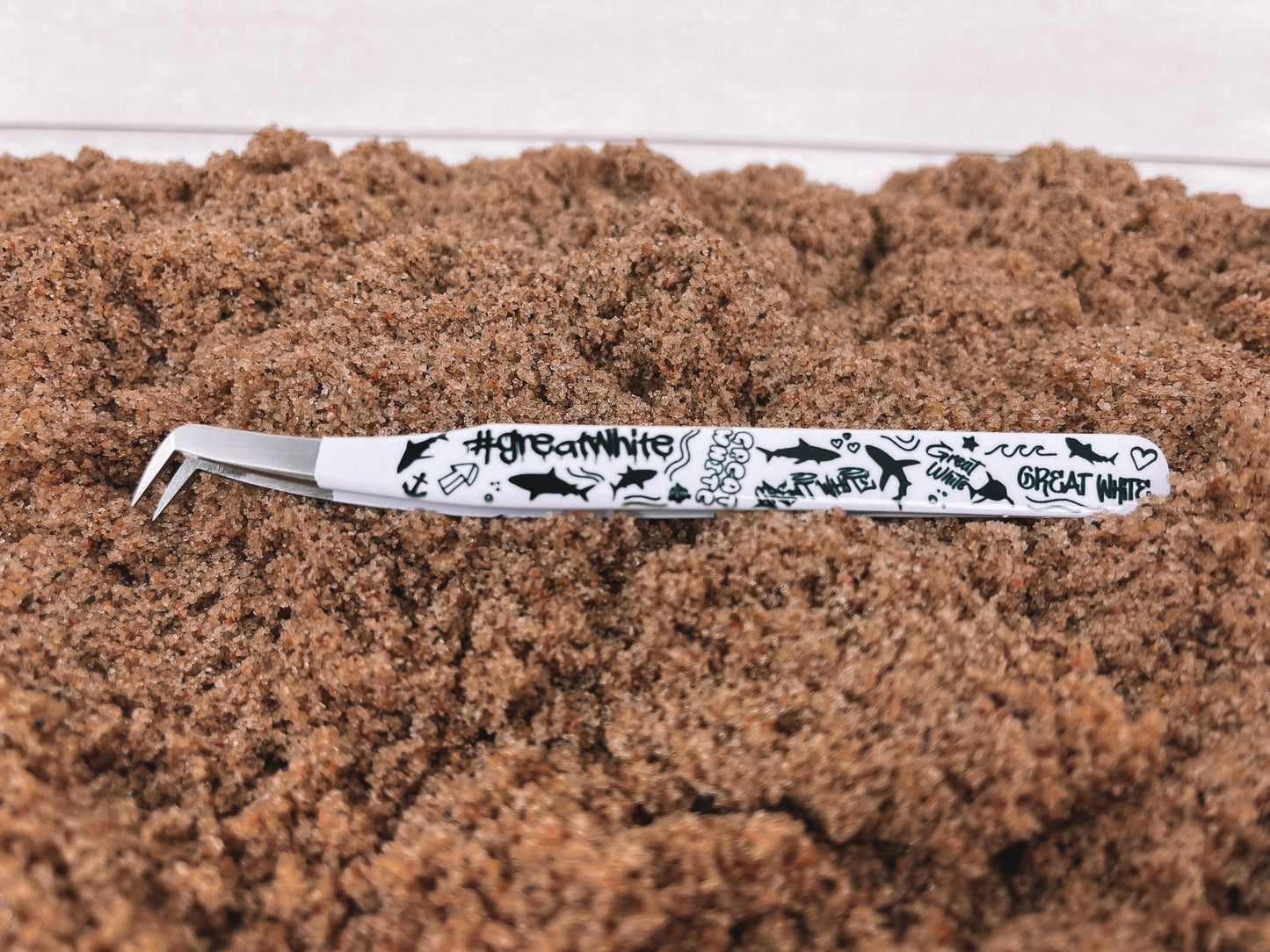 Novelty The Great White Shark Week Tweezer